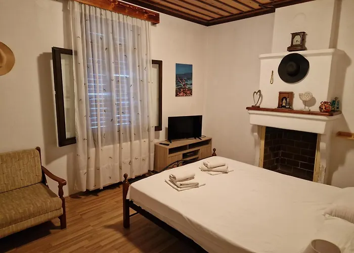 Traditional House In Panagia Village 帕纳基雅